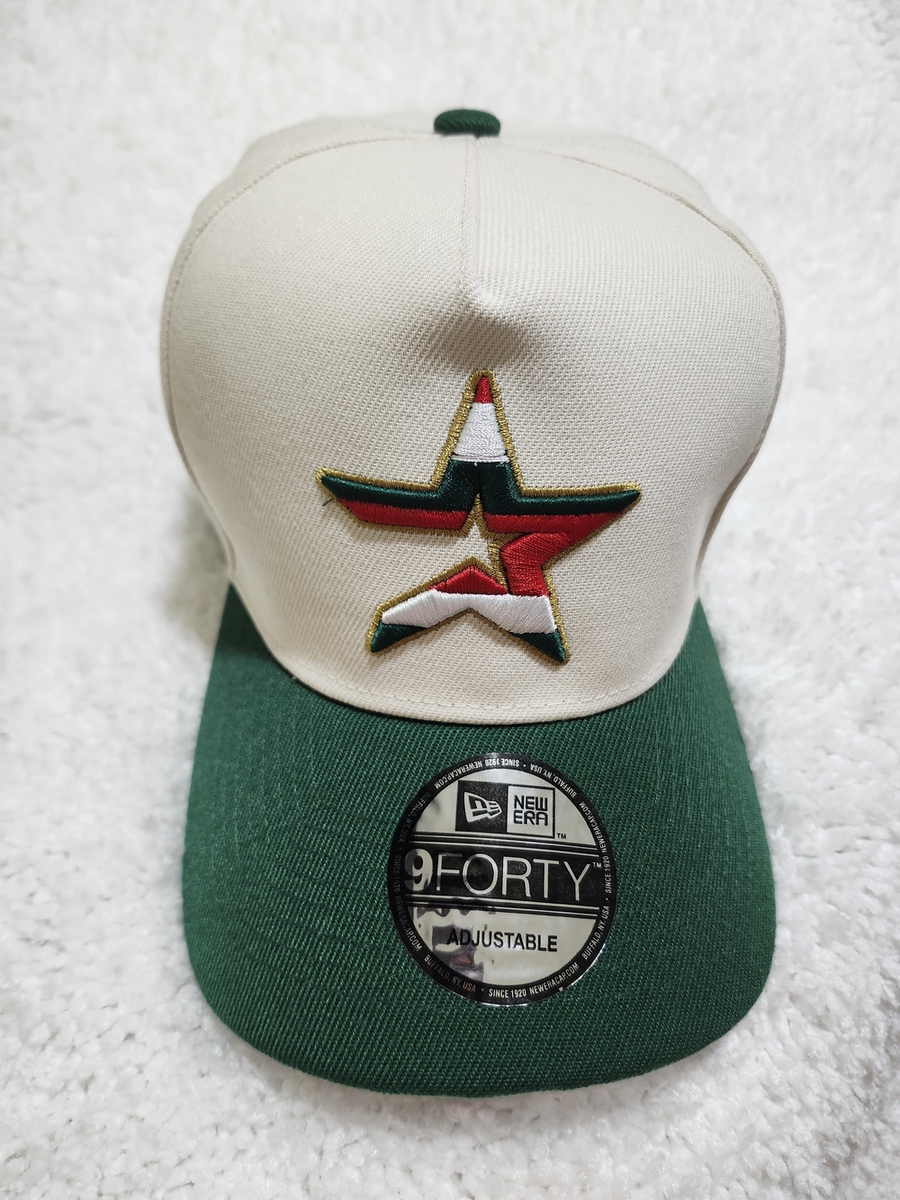 Classic-style cap featuring a Mexico-inspired color combination